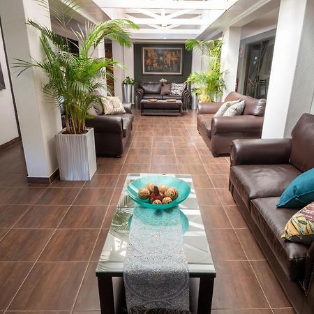 Lala Dene Lodge Bloemfontein Exteriör bild