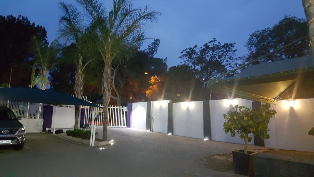 Lala Dene Lodge Bloemfontein Exteriör bild
