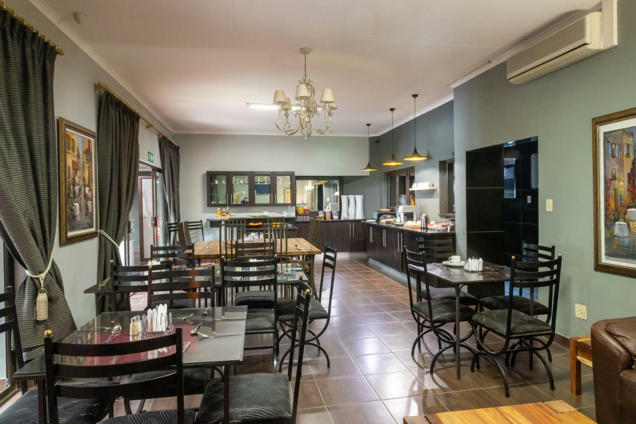 Lala Dene Lodge Bloemfontein Exteriör bild