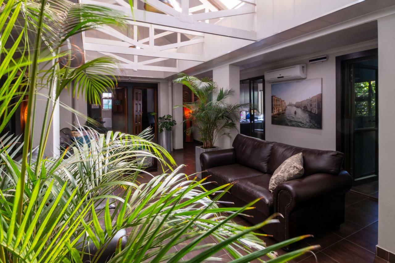Lala Dene Lodge Bloemfontein Exteriör bild
