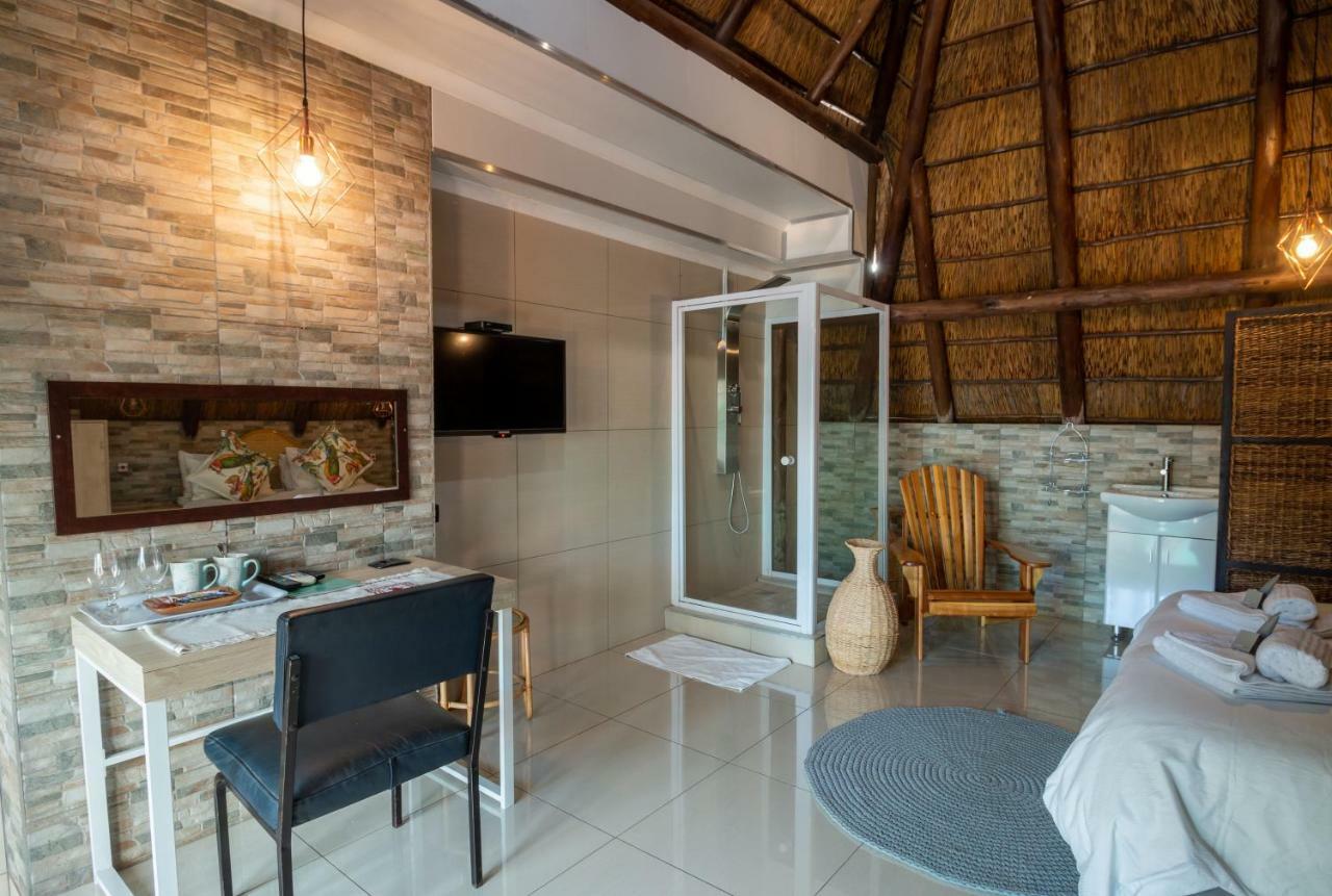 Lala Dene Lodge Bloemfontein Exteriör bild