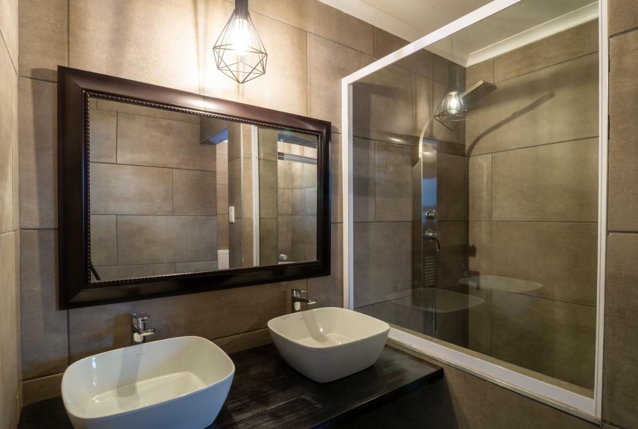Lala Dene Lodge Bloemfontein Exteriör bild