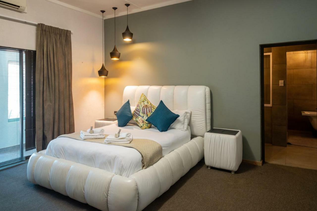Lala Dene Lodge Bloemfontein Exteriör bild