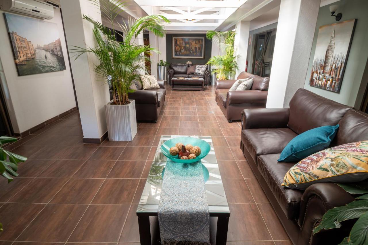 Lala Dene Lodge Bloemfontein Exteriör bild